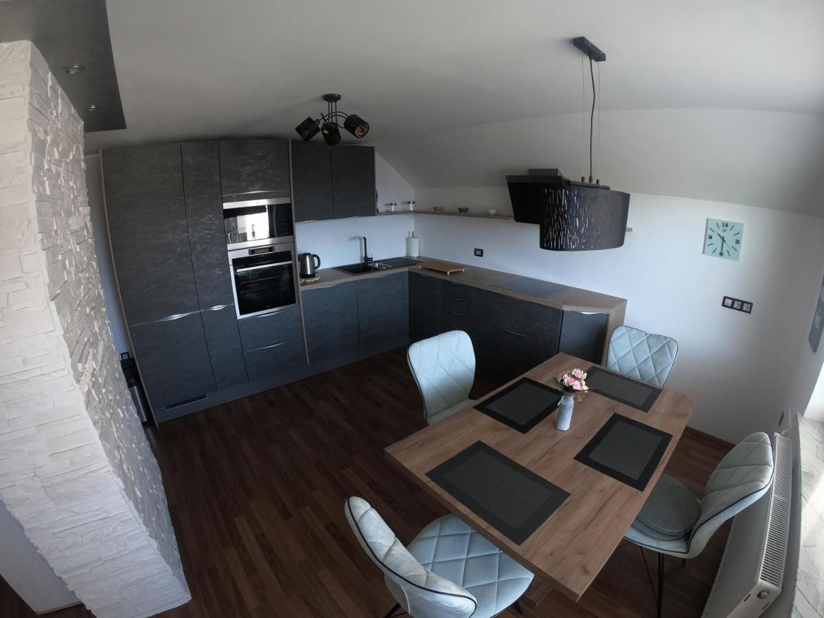 Apartment Landscape - New Modern Apartment Near Bled Згорнье-Горье Экстерьер фото