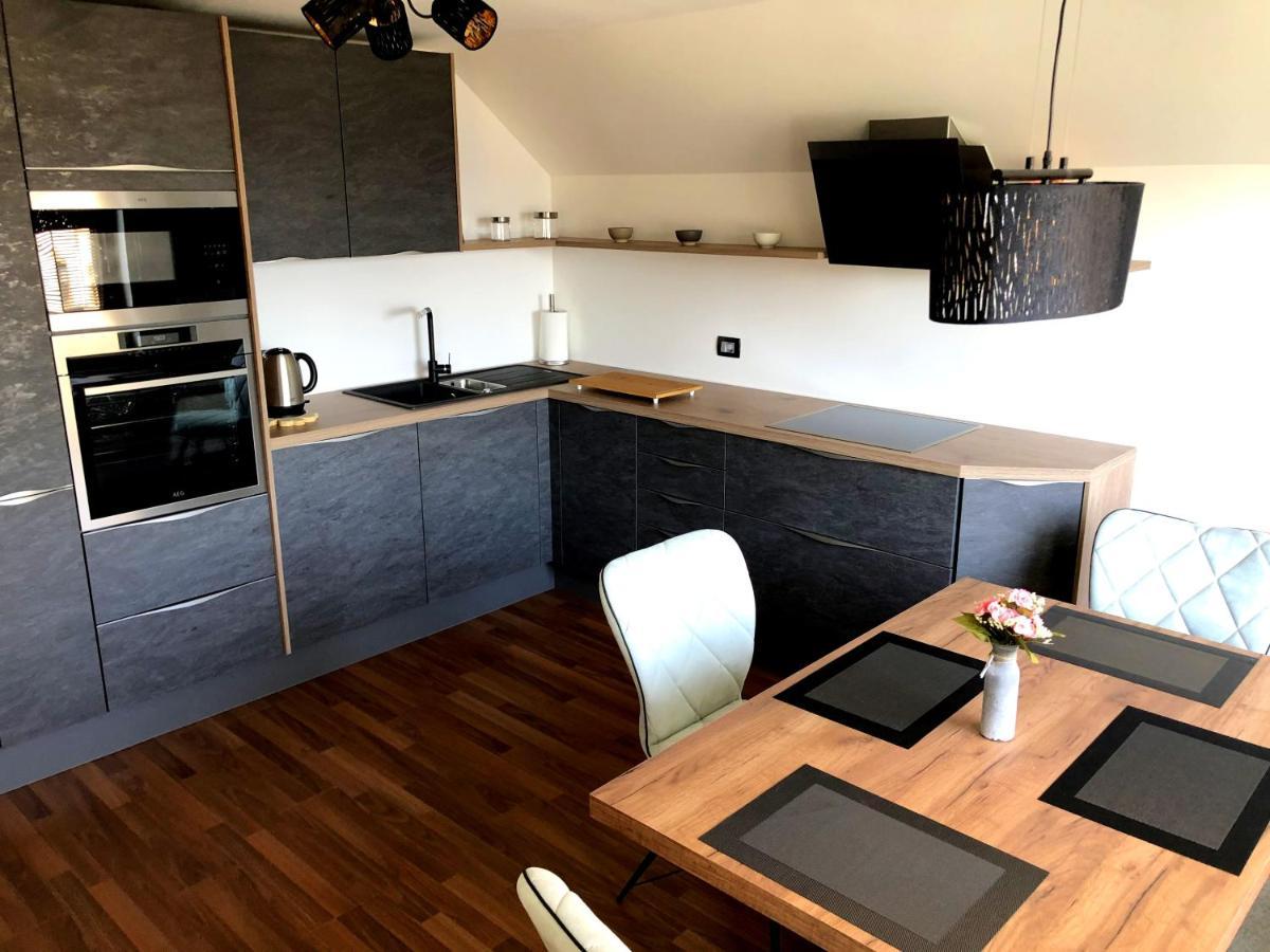 Apartment Landscape - New Modern Apartment Near Bled Згорнье-Горье Экстерьер фото