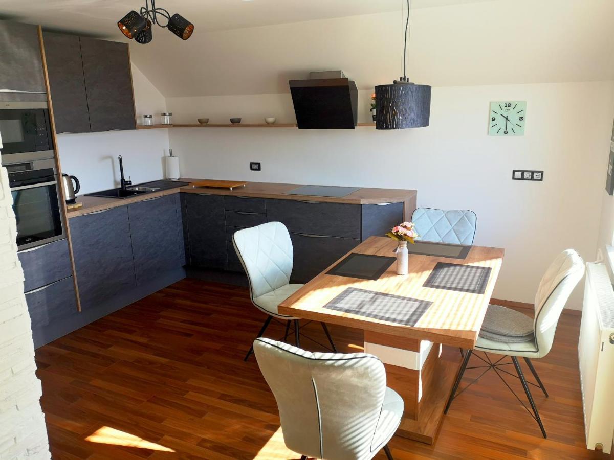 Apartment Landscape - New Modern Apartment Near Bled Згорнье-Горье Экстерьер фото